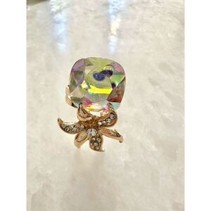 Enchanted flower with iridescent rhinestone adjustable ring